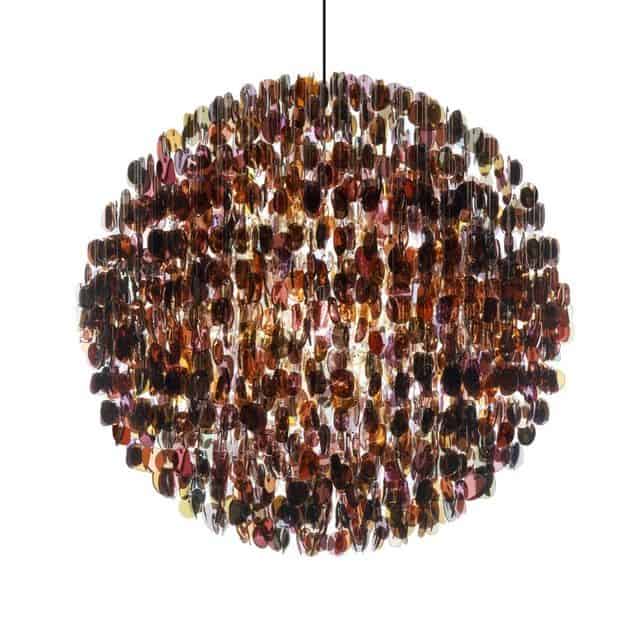 Optical chandelier | 4 500 verres de lunettes extraits de montures disposés selon la densité de couleur | 2009 | Stuart Haygarth©